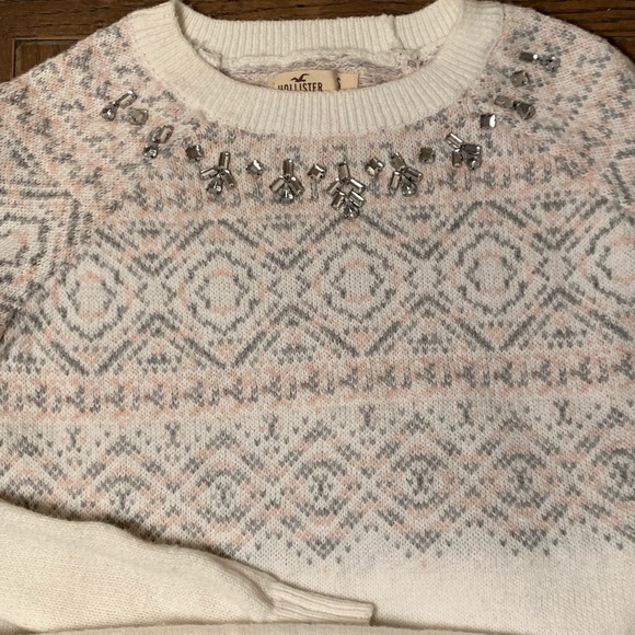 Soft white Hollister sweater - Picture 1 of 2